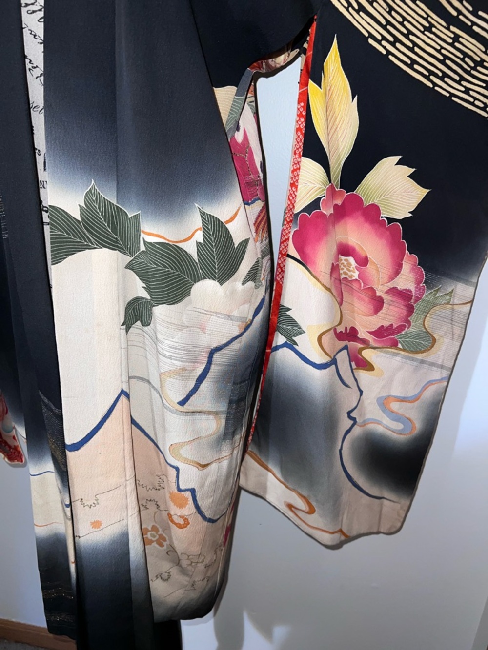 Vintage Japanese Silk Kurotomesode Kimono Hand Painted Floral Gold Embroidery - Picture 4 of 16